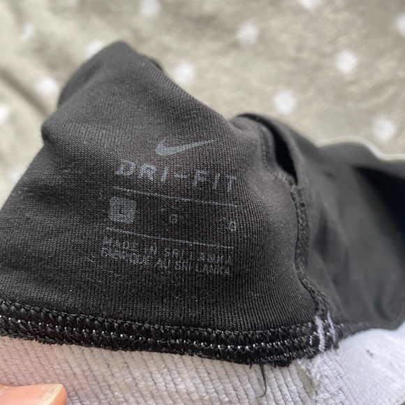 Nike DRI-FIT sports bra in black NO padding - Picture 3 of 3